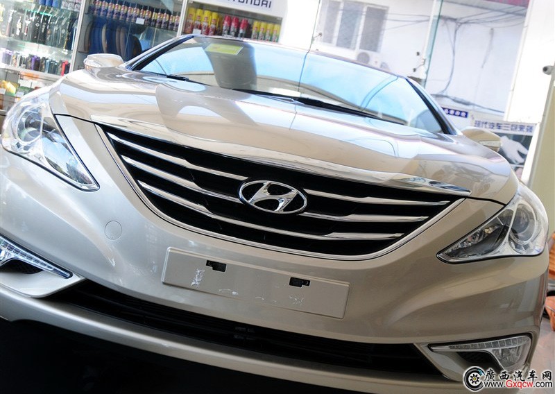 索納塔八車型 細(xì)節(jié)圖