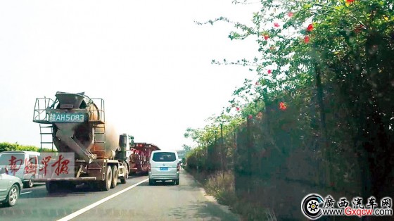 東外環(huán)以及六欽高速段 應(yīng)急車道違法占用情況改觀